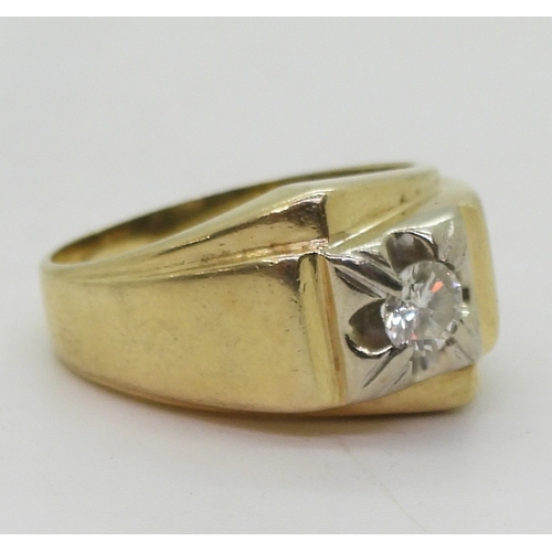 847 - A 14k gold gents dress ring, set with an estimated approx 0.40ct brilliant cut diamond. Size U1/2, w... 