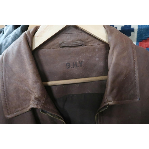 70J - A lot of twelve assorted gents leather coats/jackets and a military coat (13) 