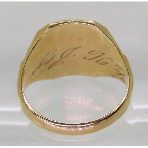 716 - A 10K gold American college style ring design shows 1933 HS Beacon, size S, weight 7.6gms