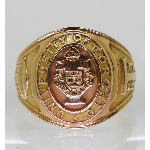 717 - A 10k gold 'Edwards' Canadian college ring for University of Toronto 1963, size V1/2, weight 12gms