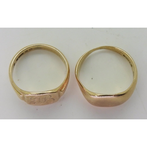 725 - Two 9ct gold signet rings, monogrammed P1/2, and af example Q1/2, weight together 10.4gms