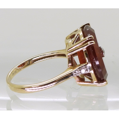 729 - A 9ct gold Glen Lehrer carnelian and diamond 'Torus' ring, size J1/2, weight 4.3gms 