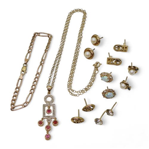 766 - A 9ct gold pink and clear gem pendant and chain, a 9ct figaro chain bracelet, and a collection of go... 