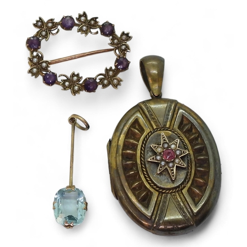 882 - A yellow metal gem and pearl set locket, a 9ct blue gem pendant, and an amethyst and pearl 9ct brooc... 