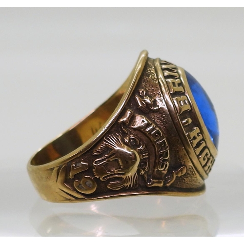 884 - A 10k gold Balfour brand American college ring, set with a blue gem, for Brinkley High School 1964, ... 