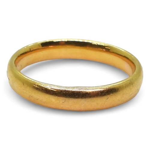 888 - A 22ct gold wedding ring, size O, weight 4.6gms