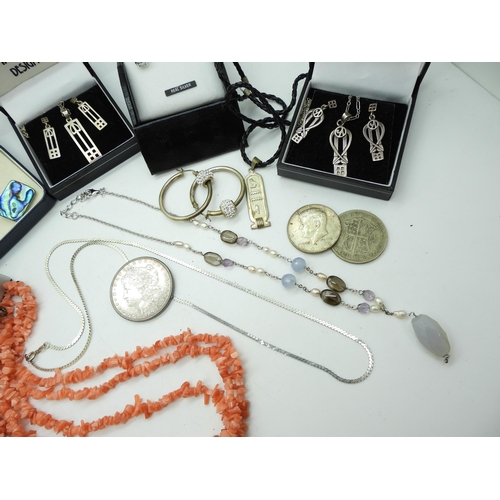 922 - Silver Macintosh jewellery, amber earrings and pendant, paua shell items, a 1898 silver dollar coin ... 