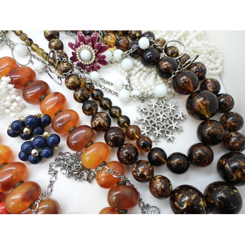 927 - Vintage costume jewellery beads  and pendants to include a Michaela Frey enamelled bangle