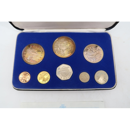 312 - Franklin Mint The 1975 Coinage Of The Republic Of Panama Nine Coin Set together with The 1974 Coinag... 