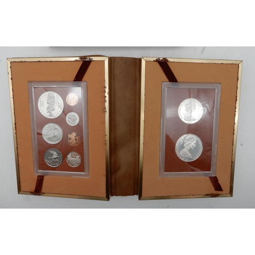 314 - Cook Islands 1973 low mintage proof set with book-style case 1973 nine-coin set offered in unusual o... 