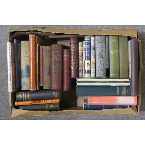 363 - A large quantity of mixed books, to include bound Christie's/Sotheby's auction catalogues (Works of ... 