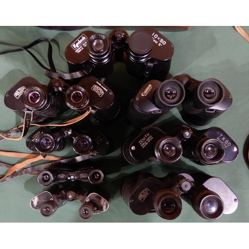 416 - Carl Zeiss Jenna a lot comprising various Carl Zeiss binoculars together examples from Canon, Kenloc... 