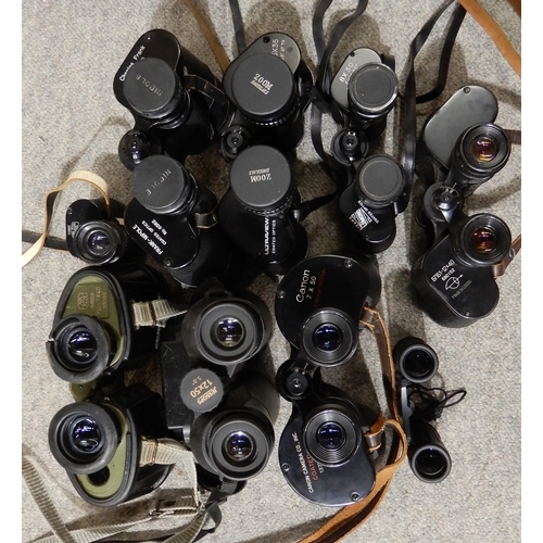 427 - A quantity of binoculars various makers and models Carl Zeiss, Taylor Hobson, Tento etc