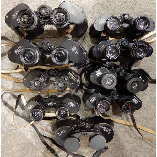 427 - A quantity of binoculars various makers and models Carl Zeiss, Taylor Hobson, Tento etc