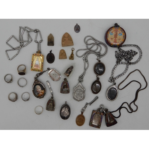 432 - A lot of various Thai Buddhist amulets etc