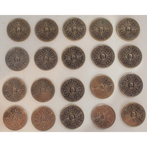 295 - Elizabeth II (1952-2022) 25 New Pence - Elizabeth II Queen Mother Silver Coins (Twenty Pieces)Obvers... 