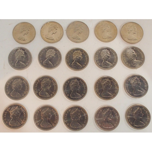 295 - Elizabeth II (1952-2022) 25 New Pence - Elizabeth II Queen Mother Silver Coins (Twenty Pieces)Obvers... 