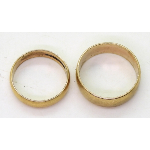 717 - Two 9ct gold signet rings, sizes R and N1/2, weight together 6.8gms