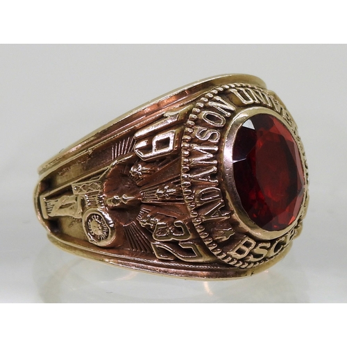 729 - A Suarez brand American college ring, for Adamson University BSCE, 1972, made in yellow metal and se... 