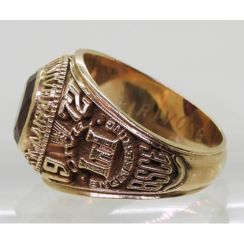 729 - A Suarez brand American college ring, for Adamson University BSCE, 1972, made in yellow metal and se... 