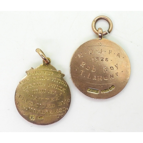 746 - Two 9ct gold medallions, an enamelled flag example for Clyde Cruising club 1912, together with Scott... 