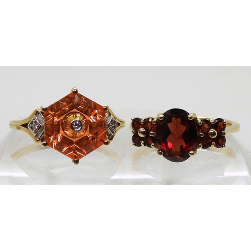 764 - A Glen Lehrer mystic orange quartz ring, further set with diamond accents, size Q, and a 9ct gold ga... 