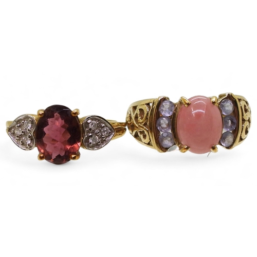 769 - A 9ct gold rose quartz and mauve colour gem stone ring, size N1/2, and a 9ct diamond and purple gem ... 