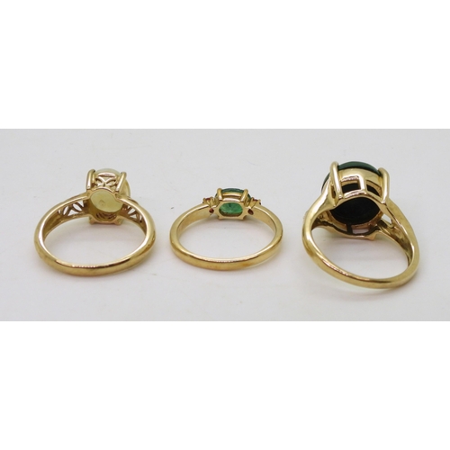 777 - A 9ct gold malachite ring, size N1/2, a GemsTV emerald and red gem ring, size N1/2, and a 9ct gold h... 