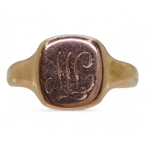 818 - A 9ct rose gold signet ring, size P1/2, weight 3.5gms