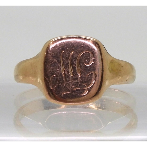 818 - A 9ct rose gold signet ring, size P1/2, weight 3.5gms