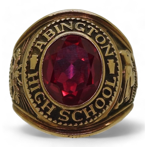 819 - A 10k Jostens brand American college ring, for Abington High School 1966 Galloping Ghosts, set with ... 