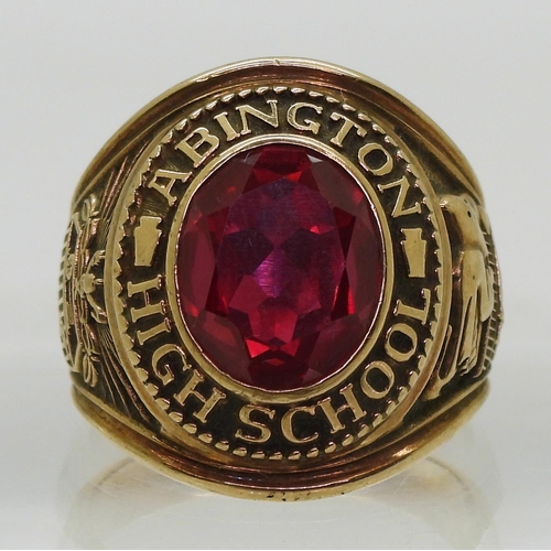 819 - A 10k Jostens brand American college ring, for Abington High School 1966 Galloping Ghosts, set with ... 