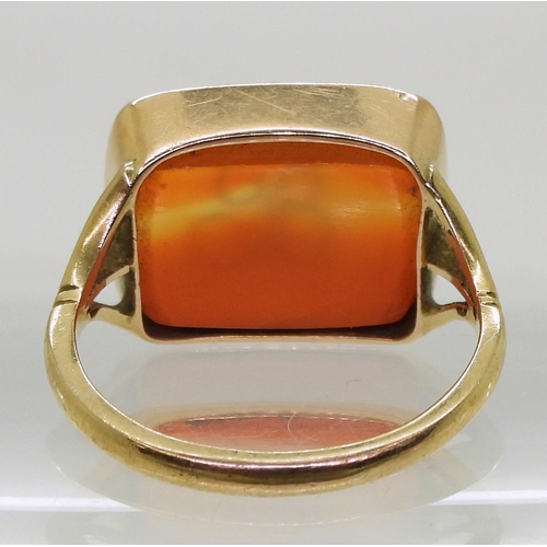 823 - A 9ct gold intaglio monogramed carnelian signet ring, size approx T, weight 5gms