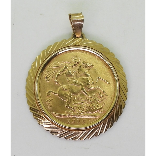 835 - A 1913 full gold sovereign in a 9ct gold pendant mount, weight 10.3gms