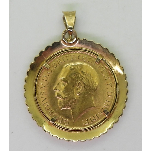 835 - A 1913 full gold sovereign in a 9ct gold pendant mount, weight 10.3gms