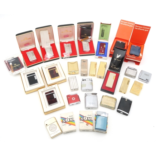 362 - A collection of vintage cigarette lighters, to include examples by Elftone, Zaima, Flight, Ronson et... 