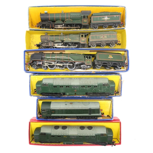 381 - Boxed Hornby Dublo 00-gauge locomotives, to include two 