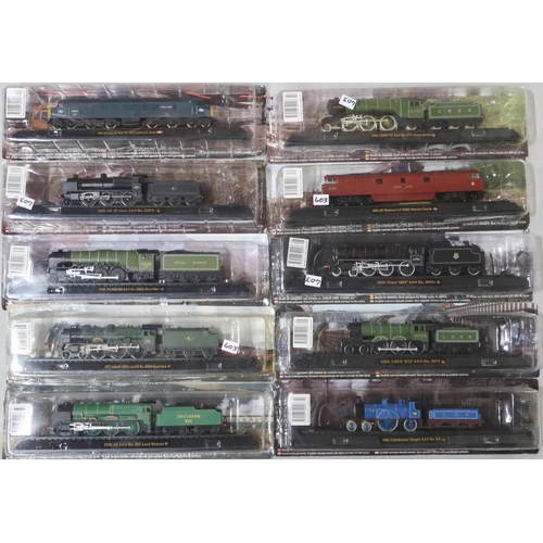 403 - A quantity of boxed Great British Locomotives Collection 00-scale models, with corresponding magazin... 