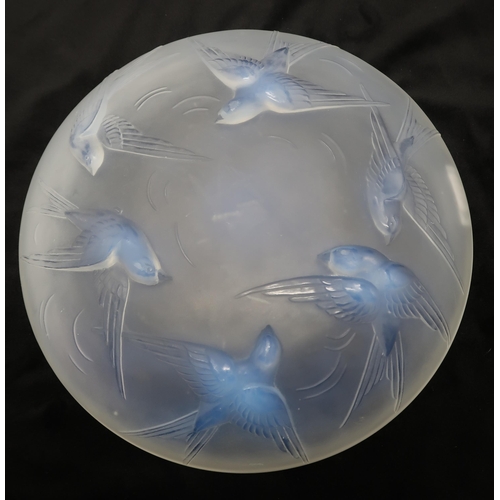 164 - A Sabino France, opalescent glass bowl decorated with birds