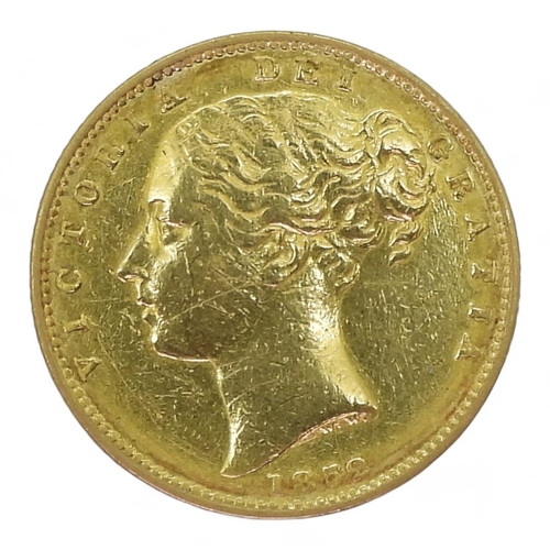 280 - Victoria (1837-1901) 1852 1 SOVEREIGN  obverse; young uncrowned portrait of Queen Victoria left, leg... 