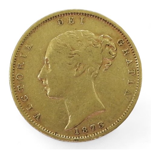 281 - Victoria (1837-1901) 1/2 shield back sovereign 1873Obverse Young head of Queen Victoria facing left,... 