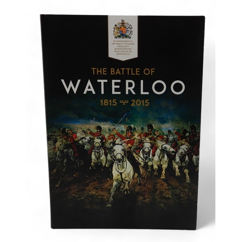 286 - Elizabeth II (1952-2022) Worcestershire Medal Service The 200 Years Battle of Waterloo 1815-2015 com... 