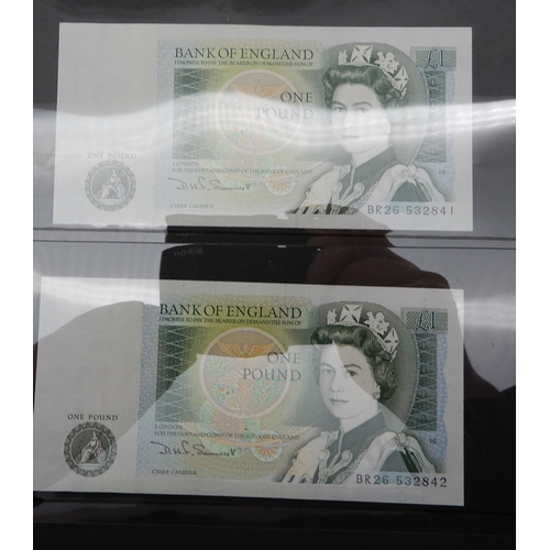 292 - Elizabeth II (1952-2022) Banknotes, £1 The Royal Bank of Scotland 1st October 1997 C/72 292201 throu... 