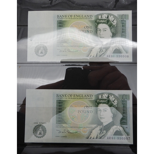 292 - Elizabeth II (1952-2022) Banknotes, £1 The Royal Bank of Scotland 1st October 1997 C/72 292201 throu... 