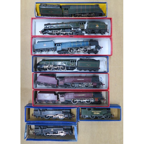 382 - boxed 00-gauge locomotives and tenders, to include a Hornby Dublo 321 4-6-2 