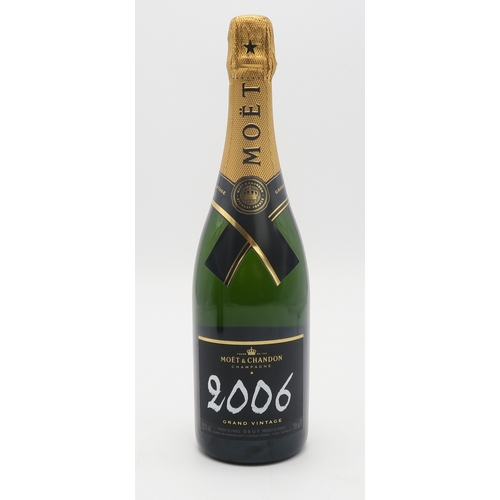 2696B - MOET & CHANDON 2006Grand Vintage Champagne 12.5 % vol 750ml, with presentation box... 