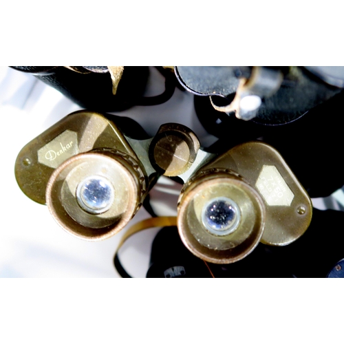 591 - Assorted binoculars, to include a pair of 6x30 Dienstglas binoculars by 