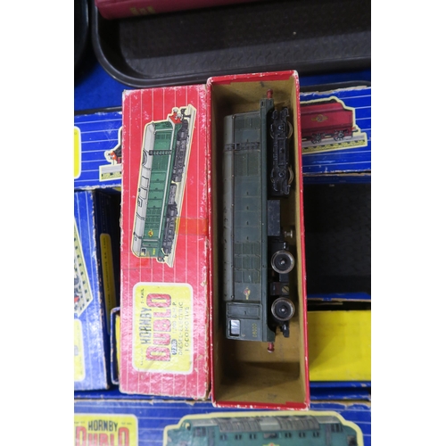 621 - A boxed Hornby Dublo 3232 Co-Co Diesel-Electric Locomotive, 2230 1,000 B.H.P Diesel-Electric Locomot... 