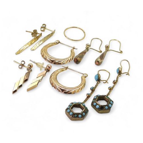 760 - Five pairs of gold and yellow metal earrings with one single hoop earring, creole earrings stamped 1... 