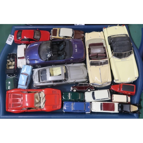 631 - A large quantity of diecast model vehicles, of mixed scale, to include the Danbury and Franklin Mint... 